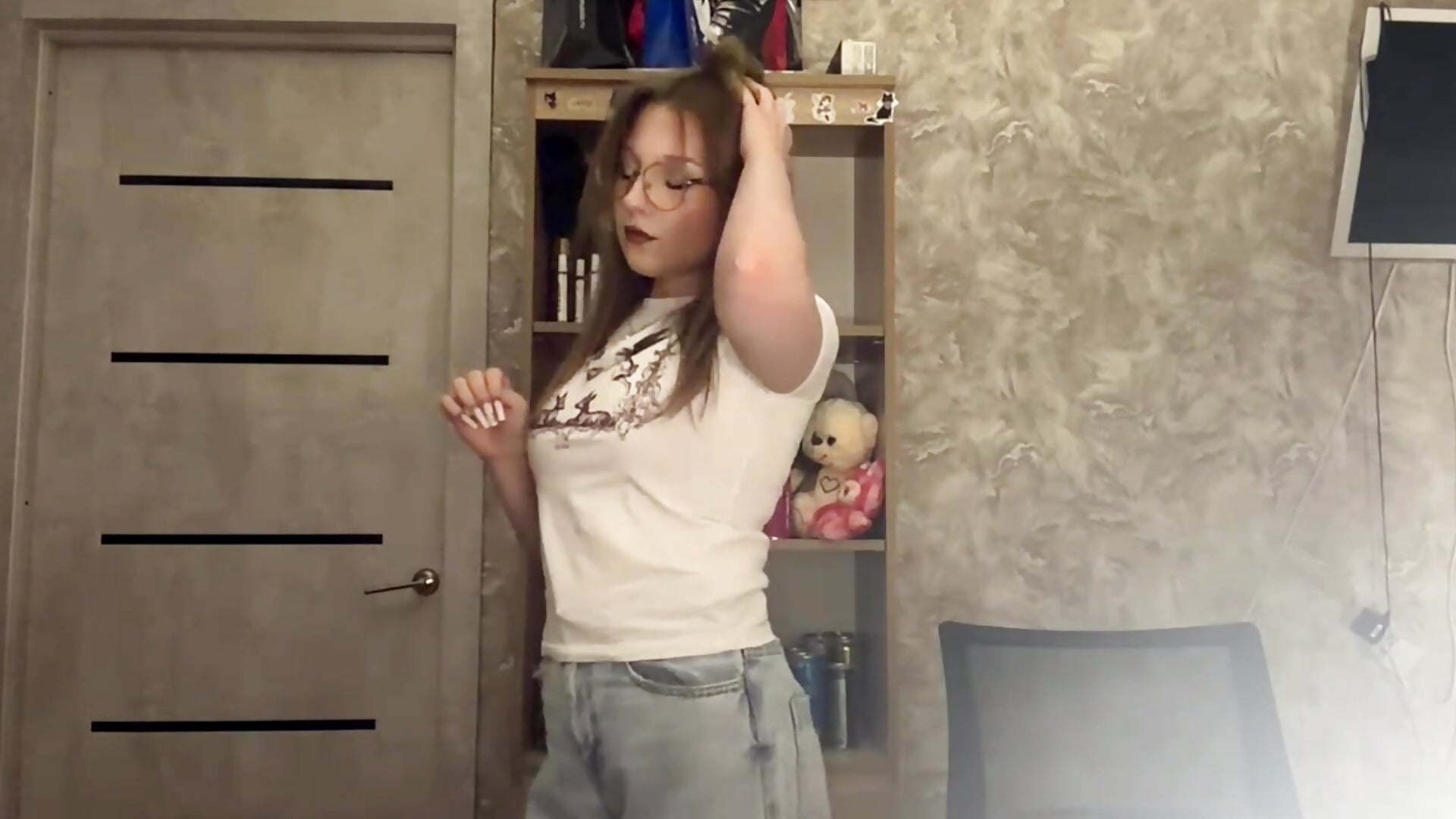 cute dance – video modela na kameri SeeBenberry