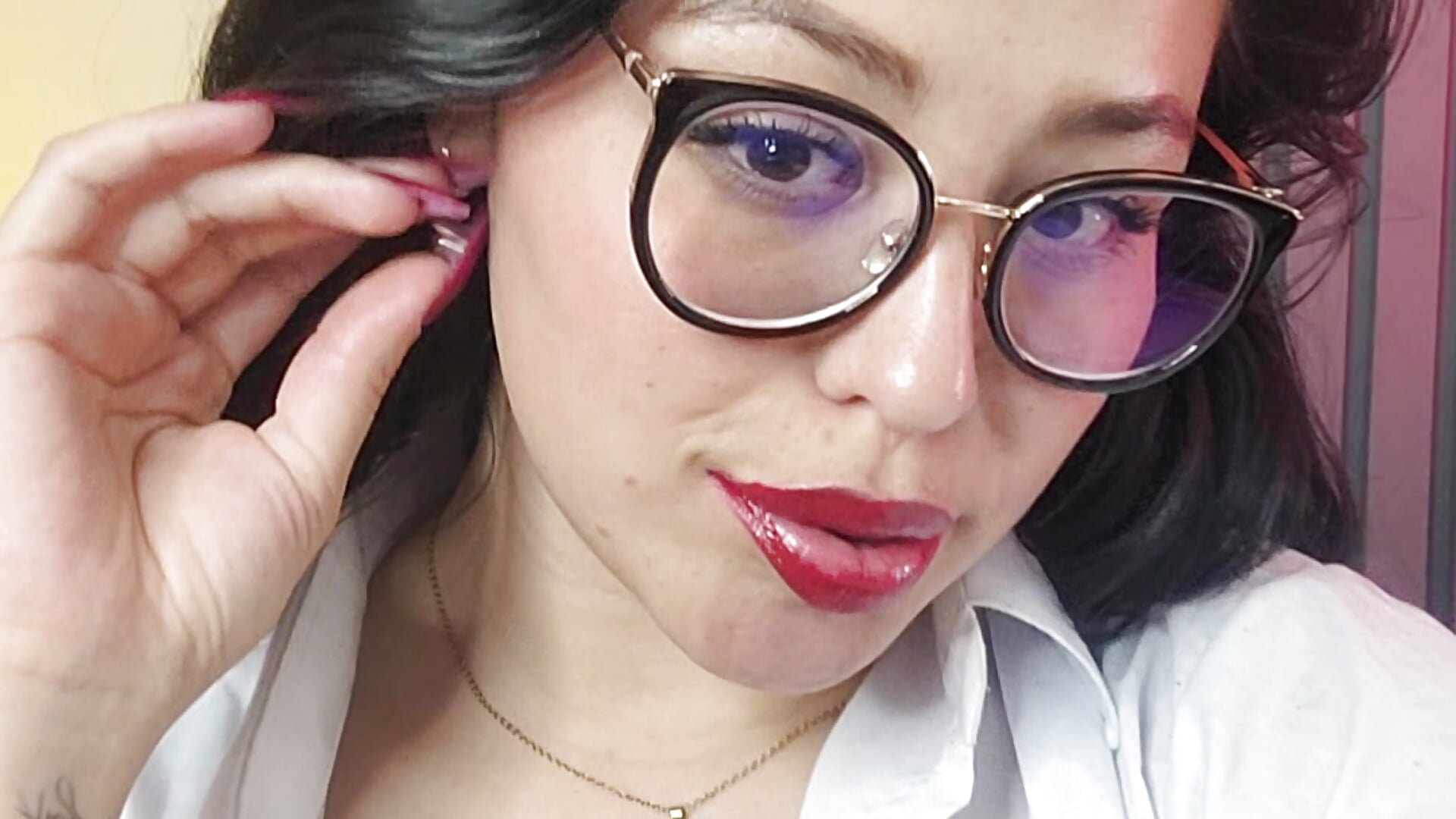Saliva +red lips 💦🫦