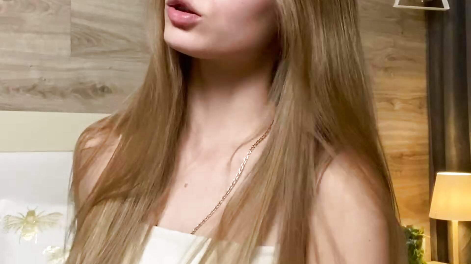 -5221108906357194152 - video by EmillyDiamond cam model