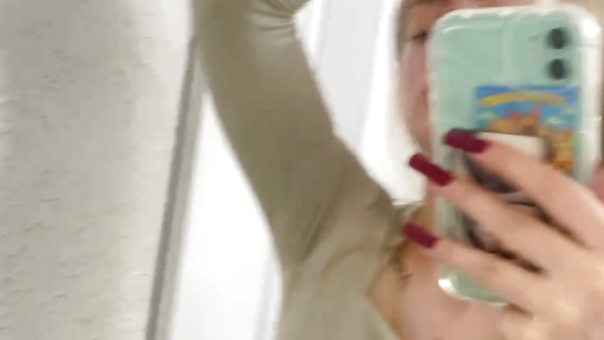 -4224934535194594986 - video by EmillyDiamond cam model