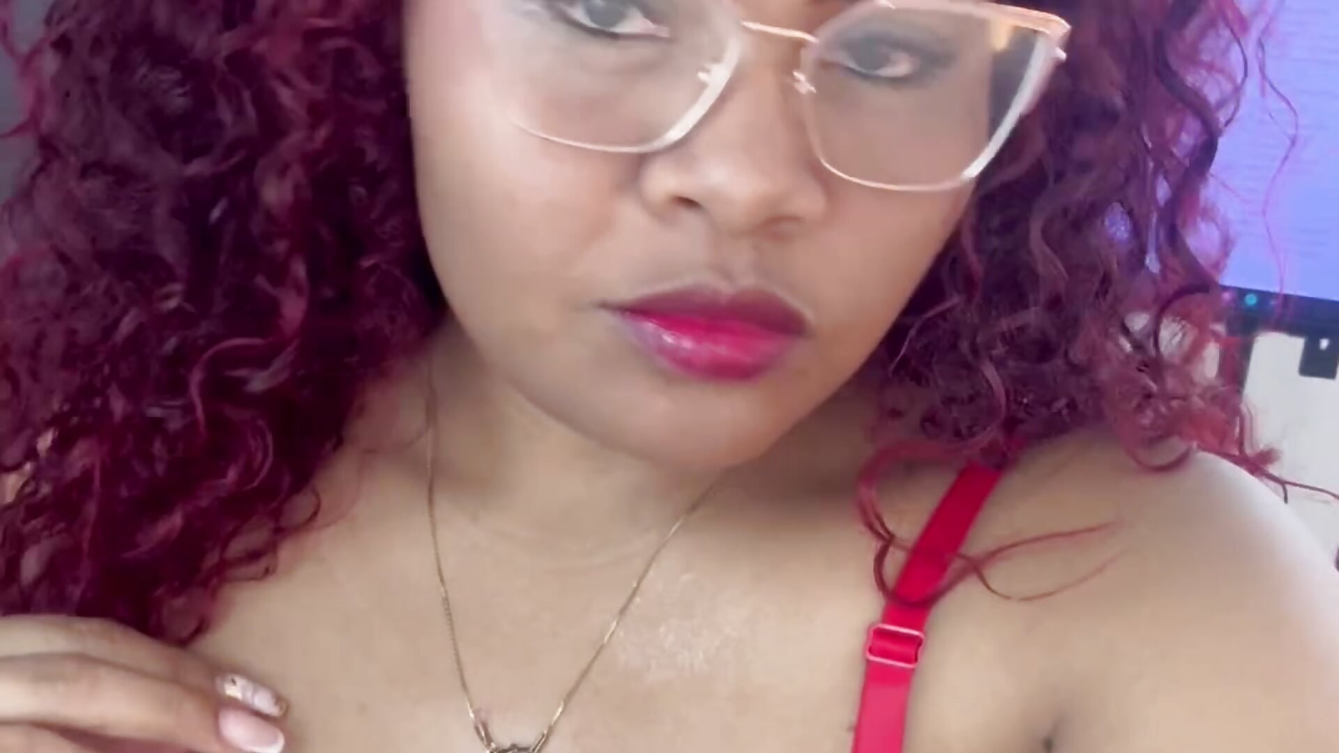 Sexy Body - clip cu SaharaaFox model videochat