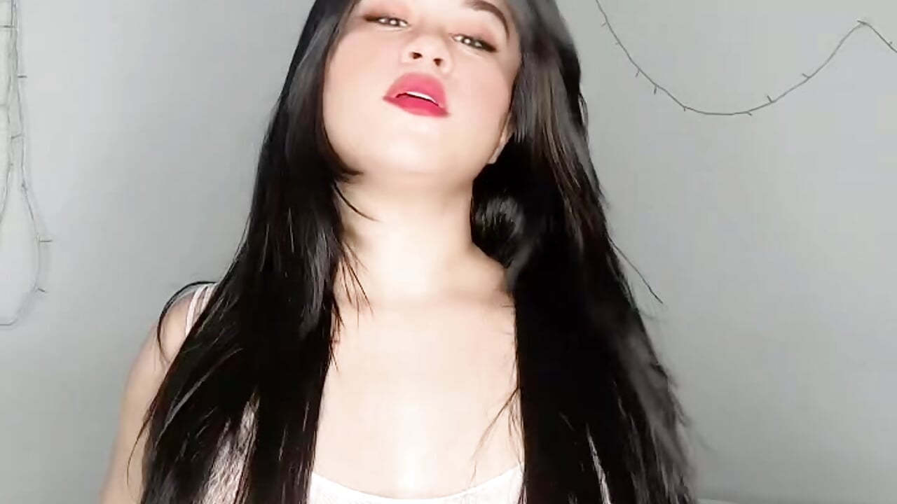 profile-intro-video-1785299652 - clip cu MeganTempt model videochat