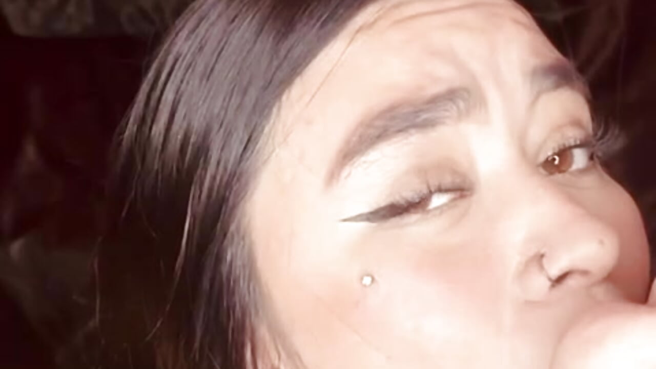 A liitle blowjob😜
