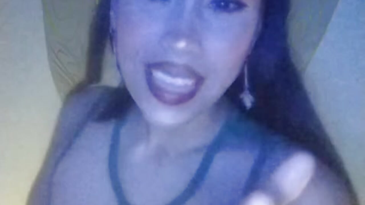 videos tiktok (1) - video av anaisha_isaza cam-modell