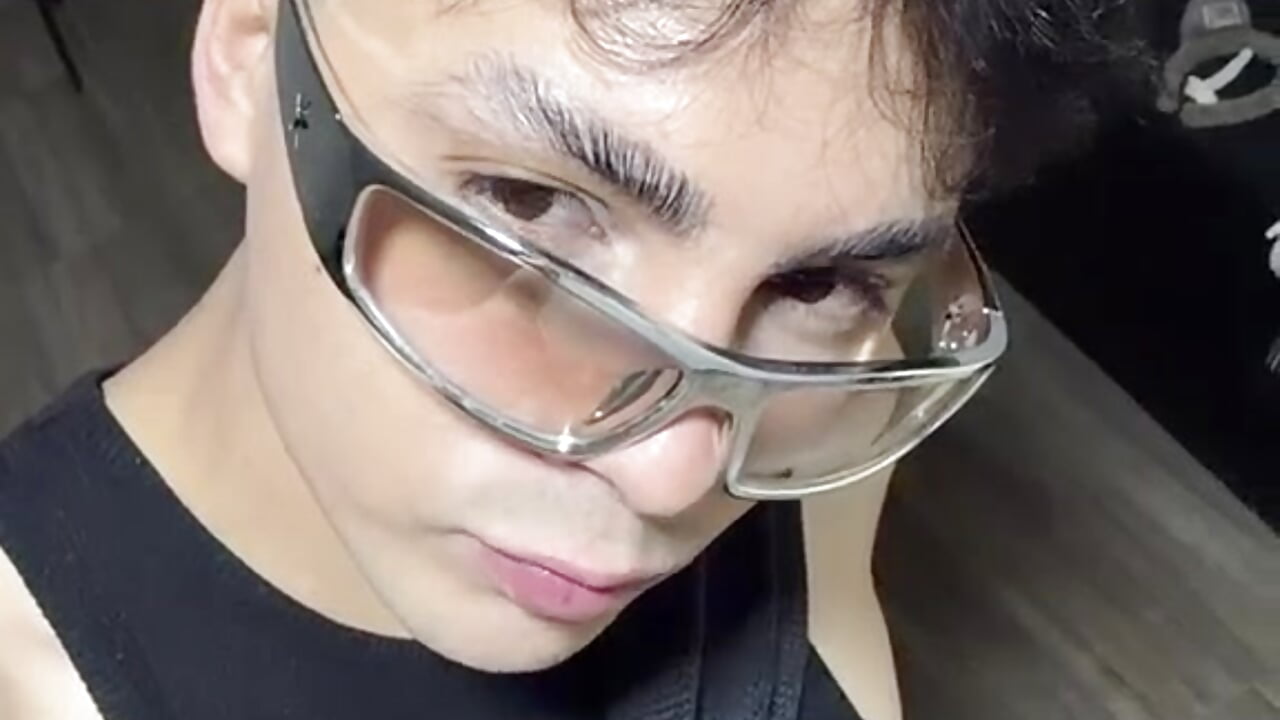 Glasses – video od webkamerové modelky Samu__Hott21