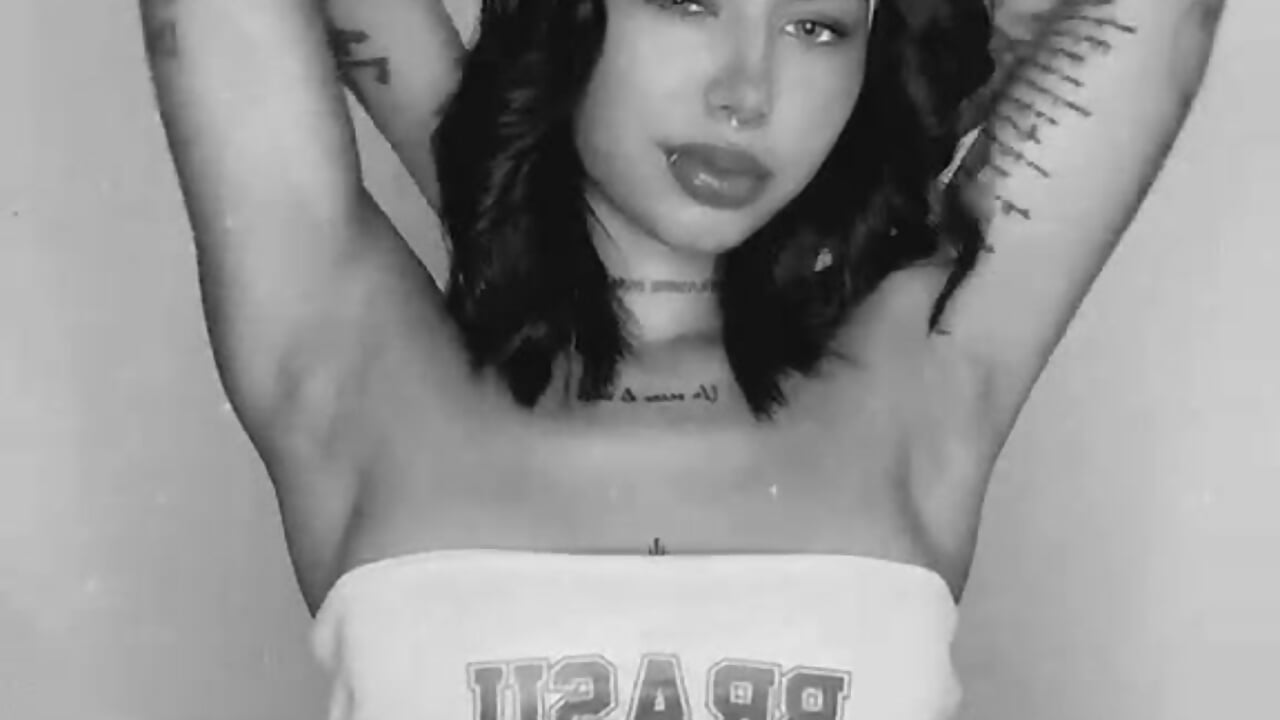 A little dance for you 💗 - סרטון של Pucca_lexx, דוגמן/ית מצלמה