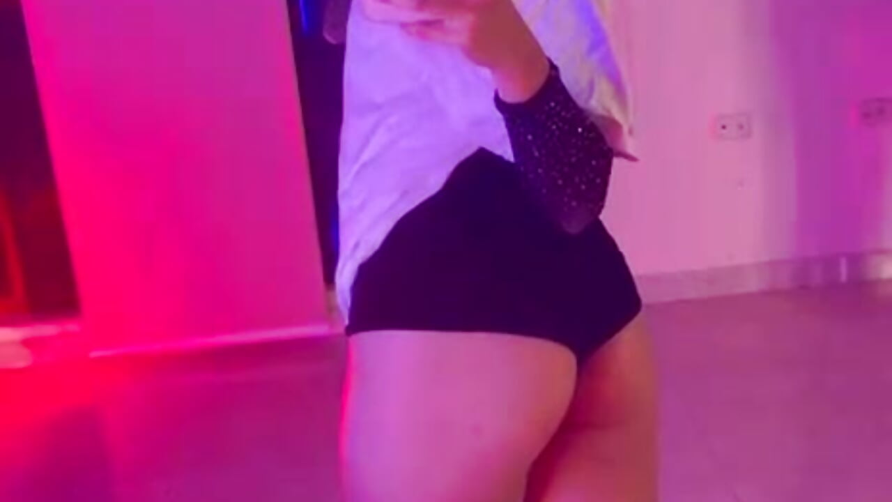 Welcome to my room 🖤 - clip cu ShakeShake2 model videochat