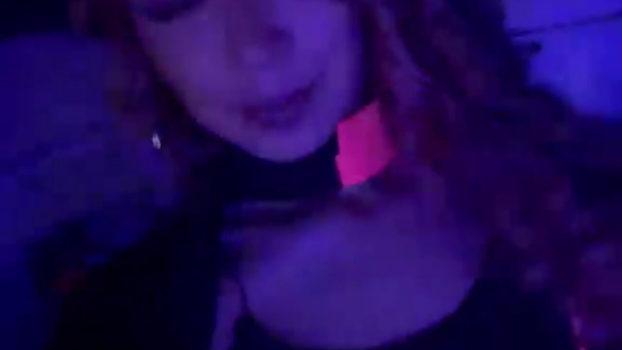Come to the party; we'll go together. - clip cu ShakeShake2 model videochat