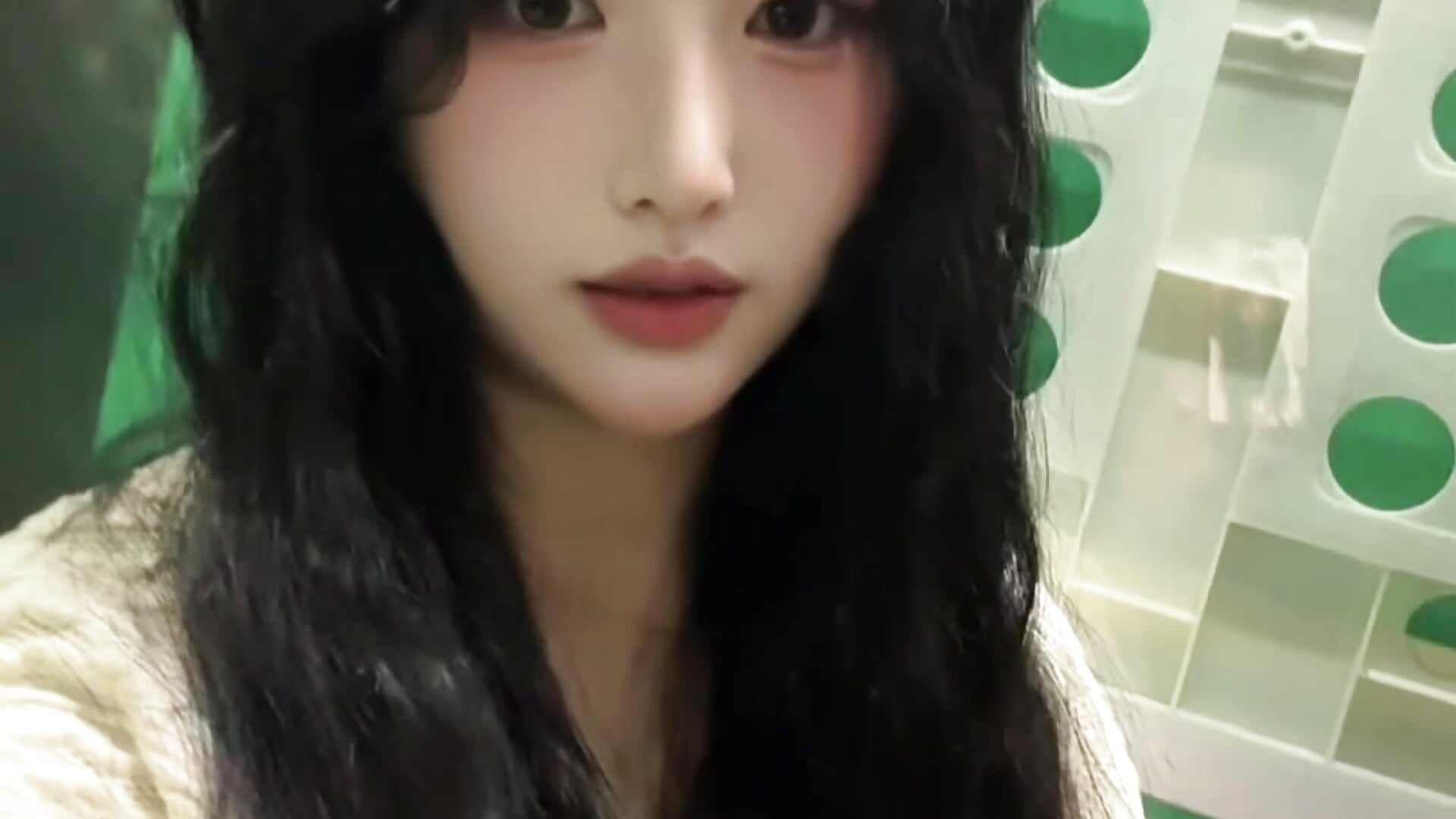 copy_840137AE-9474-4611-BC73-01B6B54E16D4– tingting-520 kameramodell videója
