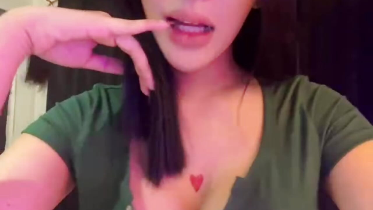 21591360-8d01-49a9-ac76-af6fd963269b - video của người mẫu cam FreshYoungInTown