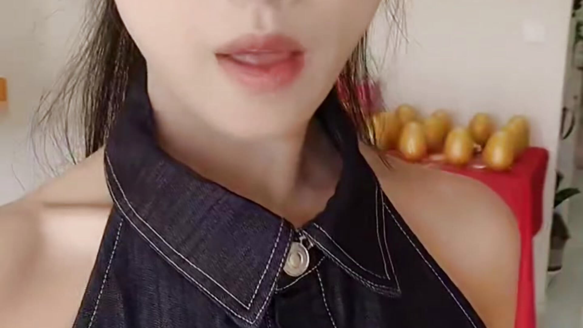 好友福利美美剪刀手自拍🤳🏻 - video by yue-ai cam model