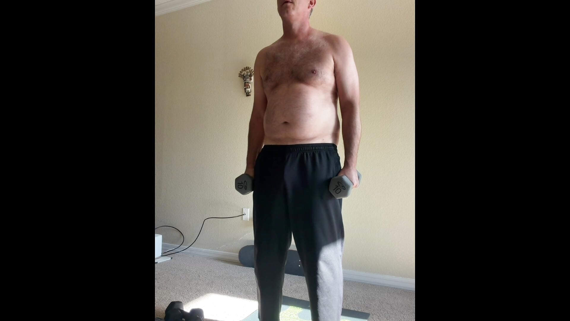 Weightlifting and touching - video van ProperAtmosphere93 cam-model