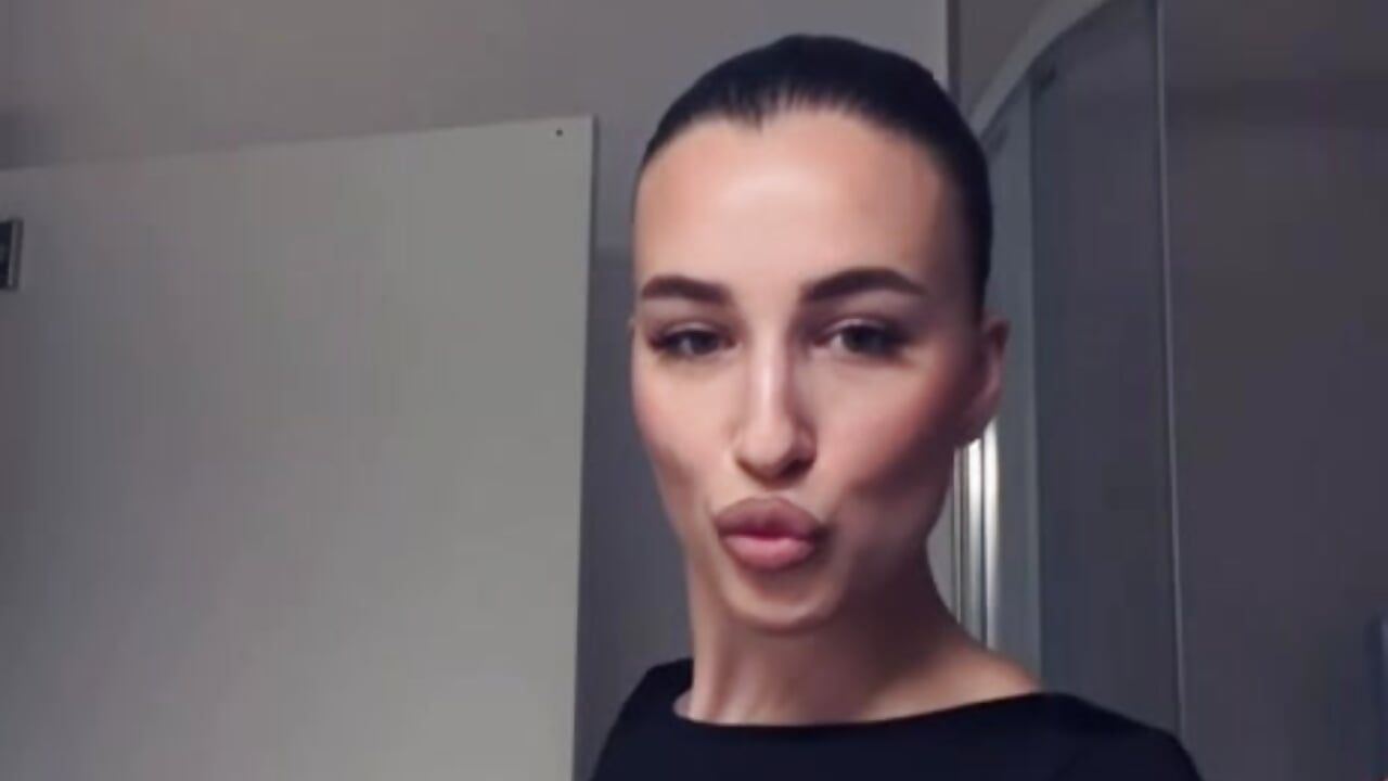 Spoil me, I’m worth it 😈 - video KateBlisss kameramallilta