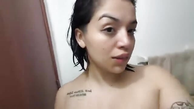 A sexy provocation in the shower 🥵🚿🧽 – video modela na kameri Ale_le