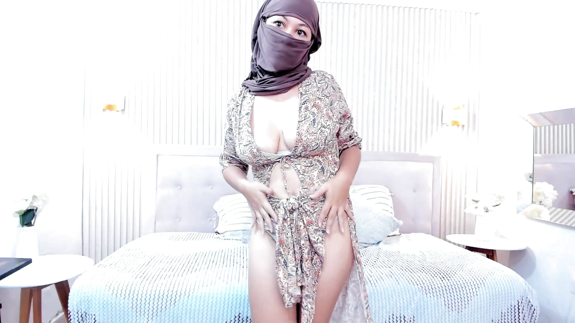 Sexy Moves 🤤💦 – video af Diliaaa1 cam-model