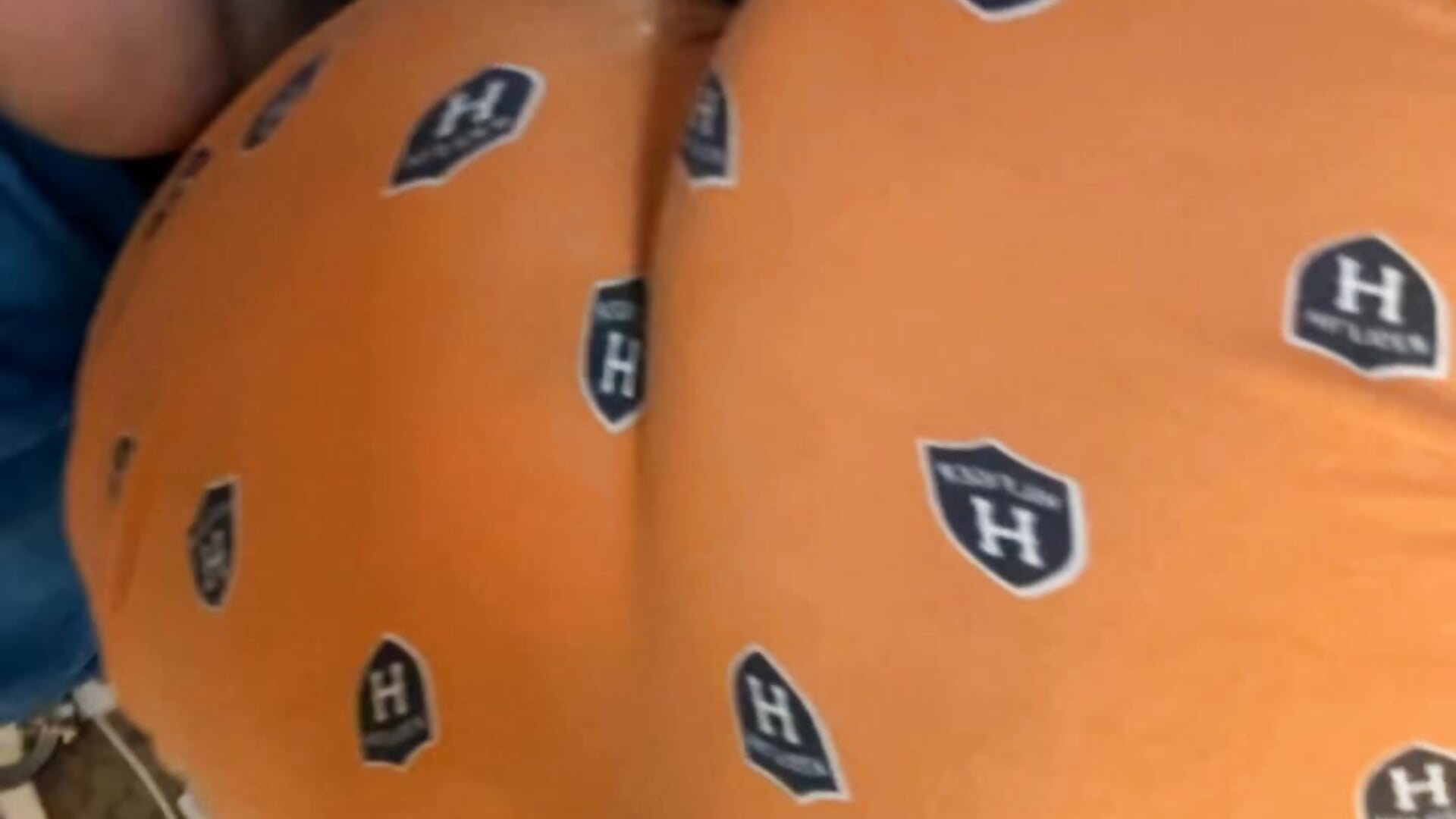 watch it jiggle :P - video by SkyeeBlu cam model