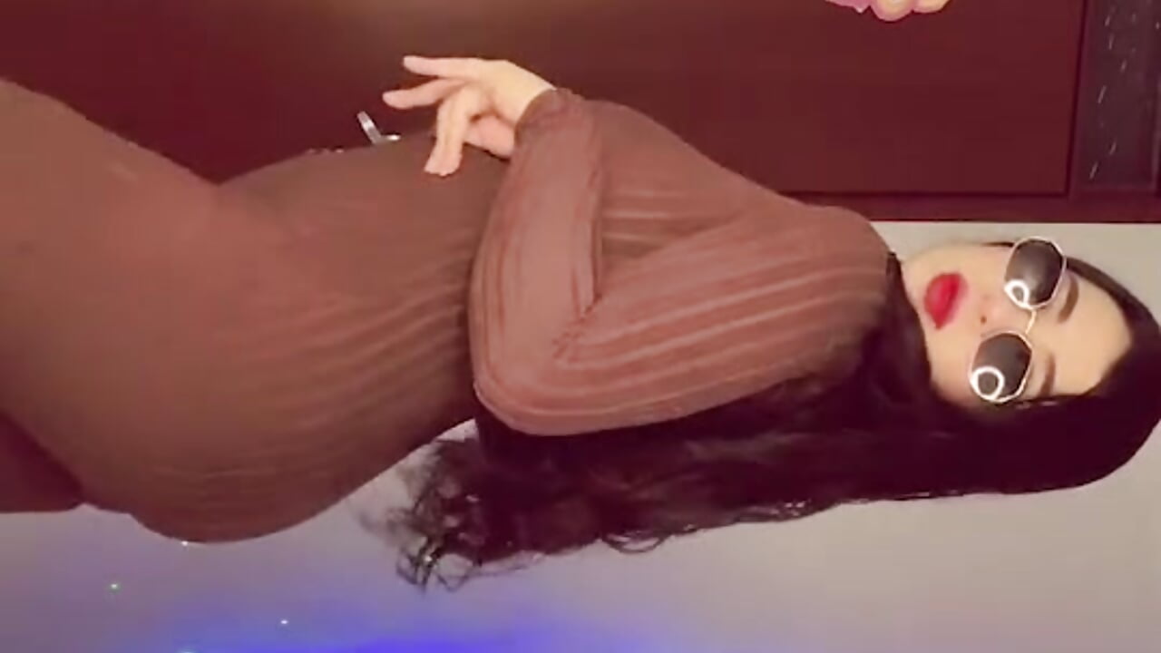 1000148759 - video oleh model kamera _mila_paris
