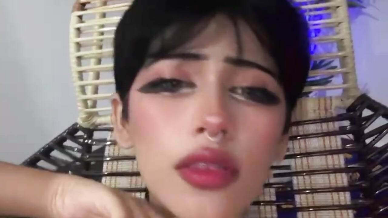 🫰🏼 - video by Akuma-Doll