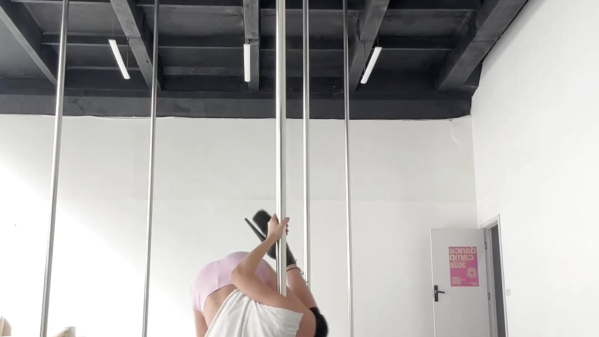 Dancing♥ - Vídeo de YourEster, modelo de vídeos