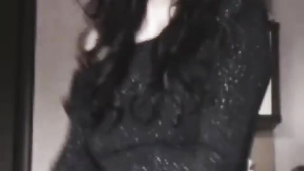 💃 - video by MokaMochi