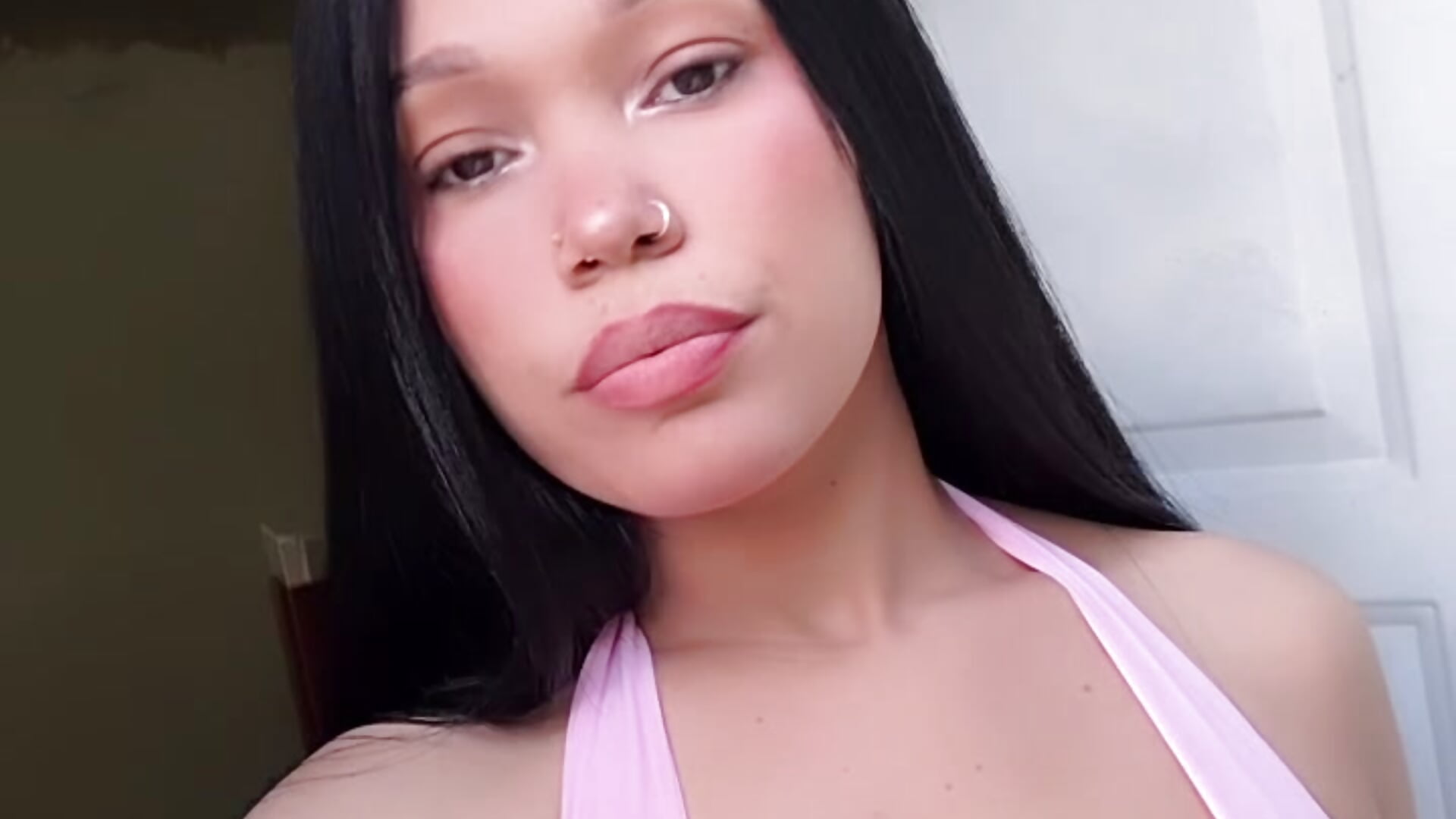 Dominican girl🌸 - rossy_0103 adlı kamera modelinin videosu