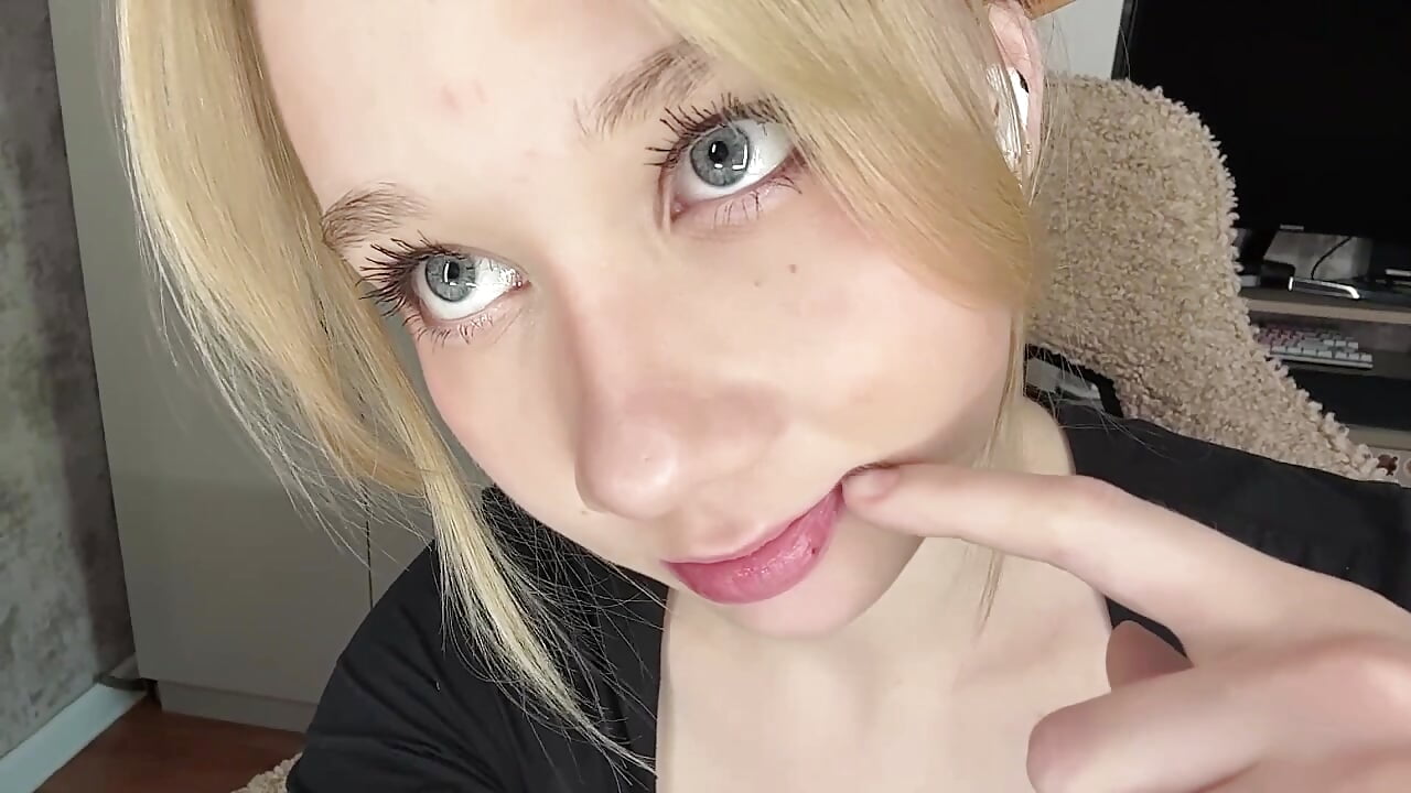 Mouth and tongue play - 視頻由 MargareteBerdar 主播提供