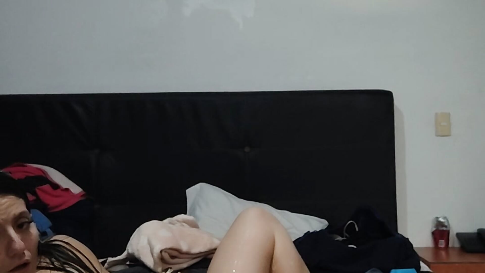 Aceite de coco para jugar y terminar bien-venida 🤤 - video by Polytargamara cam model