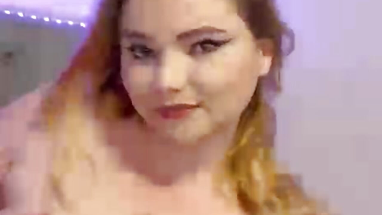 Hello baby! – video modela na kameri CurvyAly