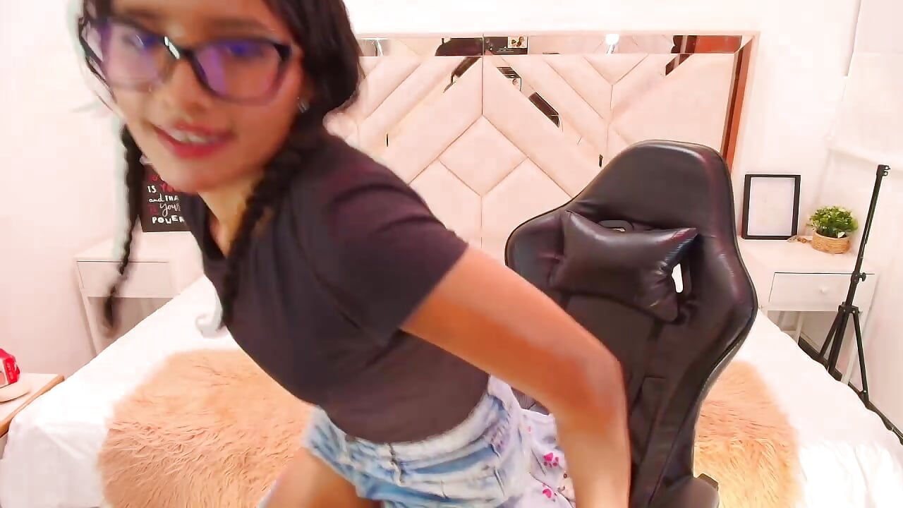 [12 Aug 04:32] Private Show - copy 12 Aug 09:39 - clip cu daianaa_ model videochat