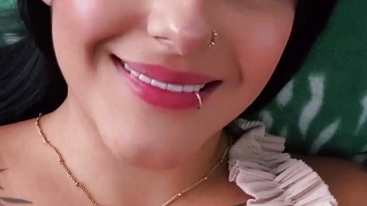 profile-intro-video-1785342172 - video by Cleo-ws