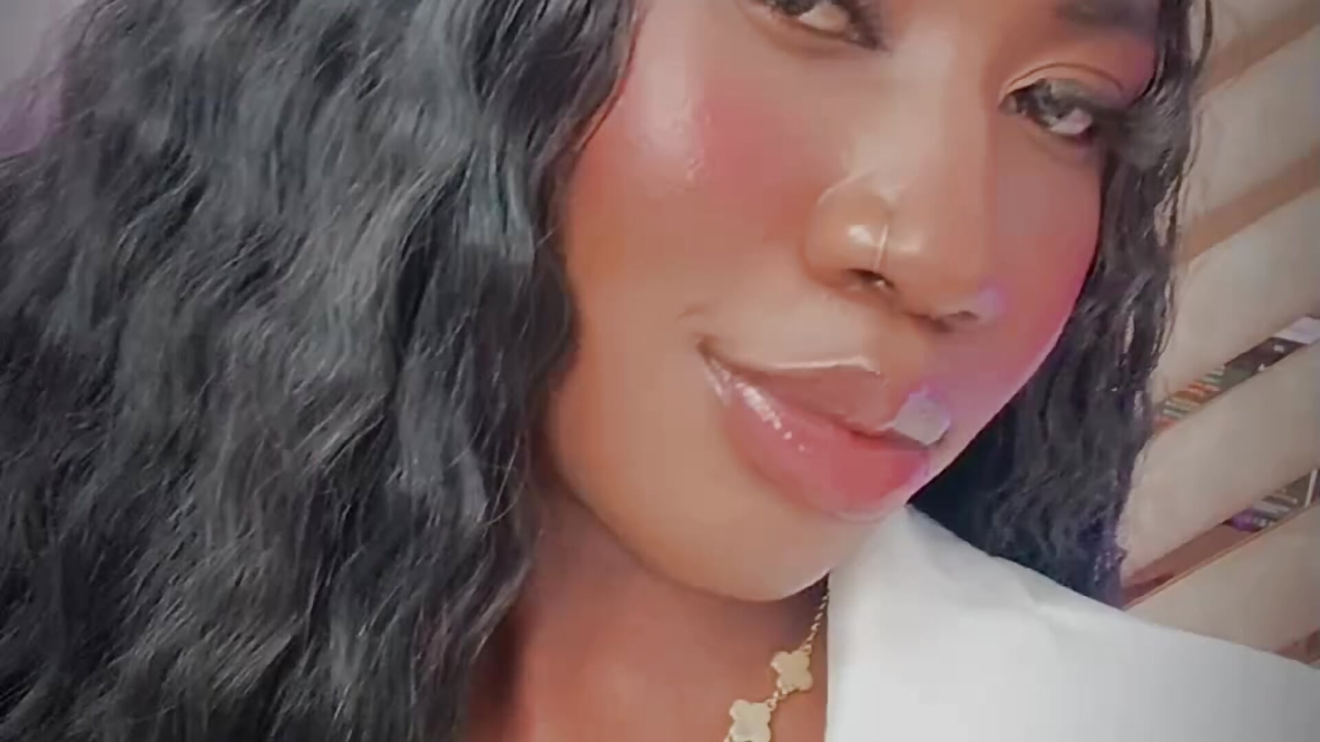 Beautiful smile and full lips✨👄💄 - video by rossiiecameron_