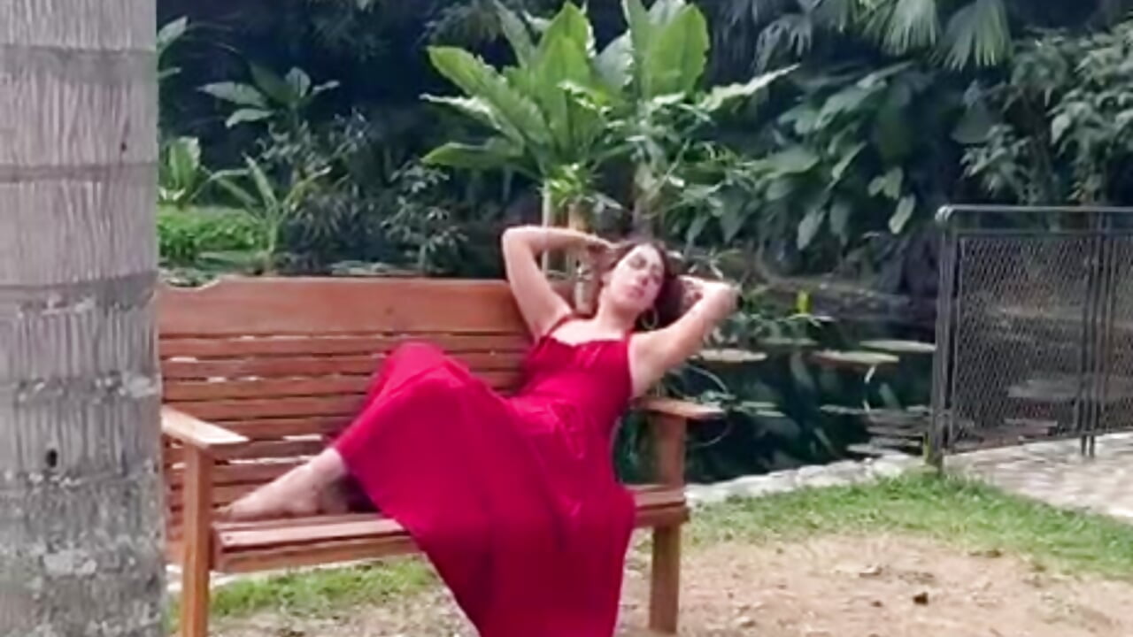 My curls, my dress💖 – video modela na kameri Sophie-Waldorf