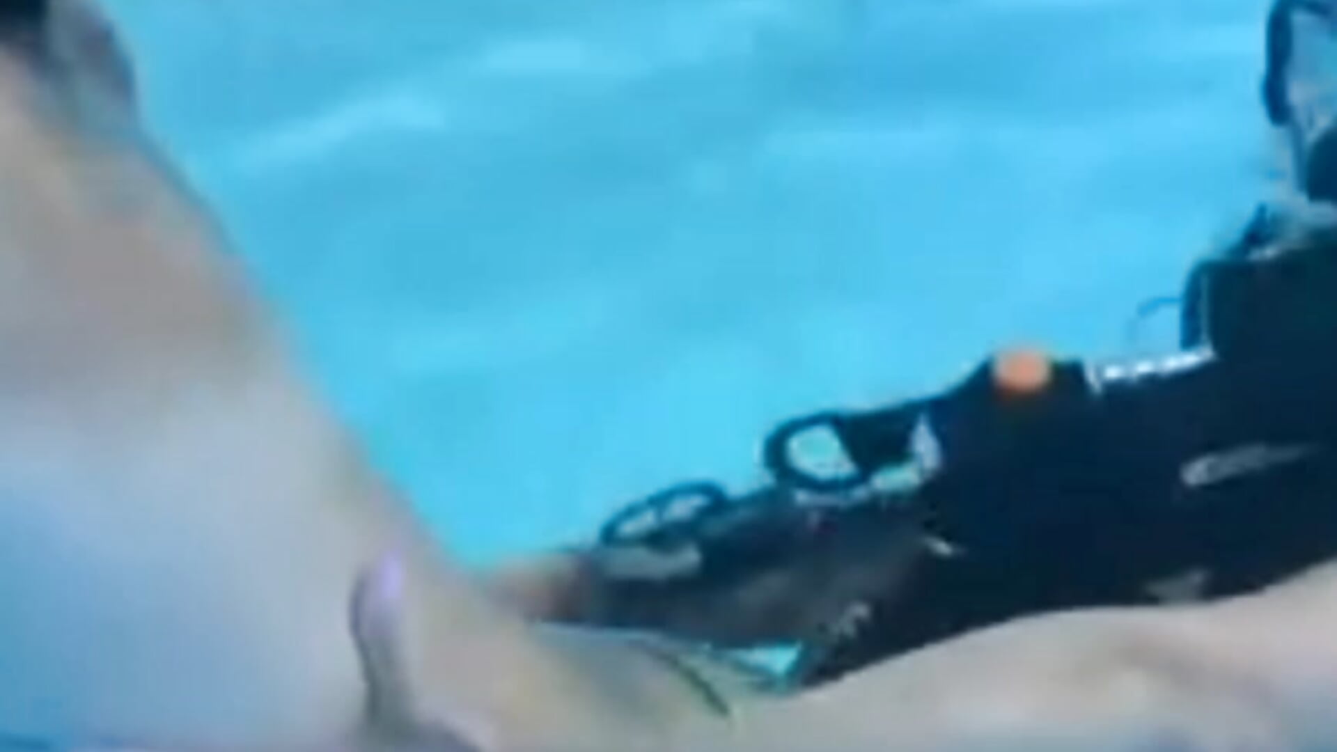My scuba diving instructor f*ck* me underwater😰