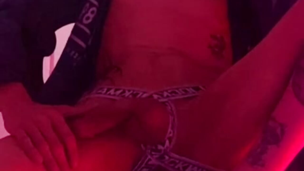 play whit me and my cock – video od webkamerové modelky vamp_noah69