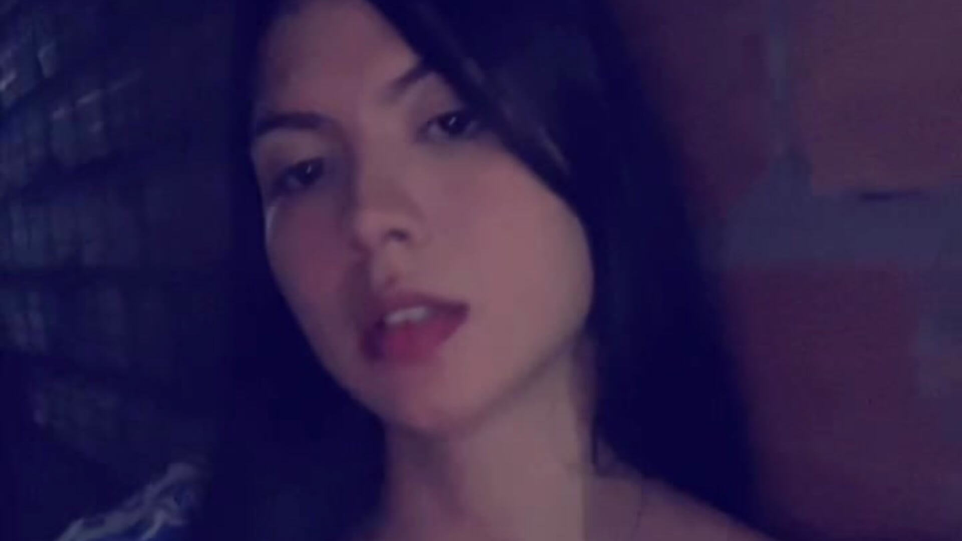 ed9fdf56bad145aea65f003f716b1805 – video modela na kameri sgabrielly