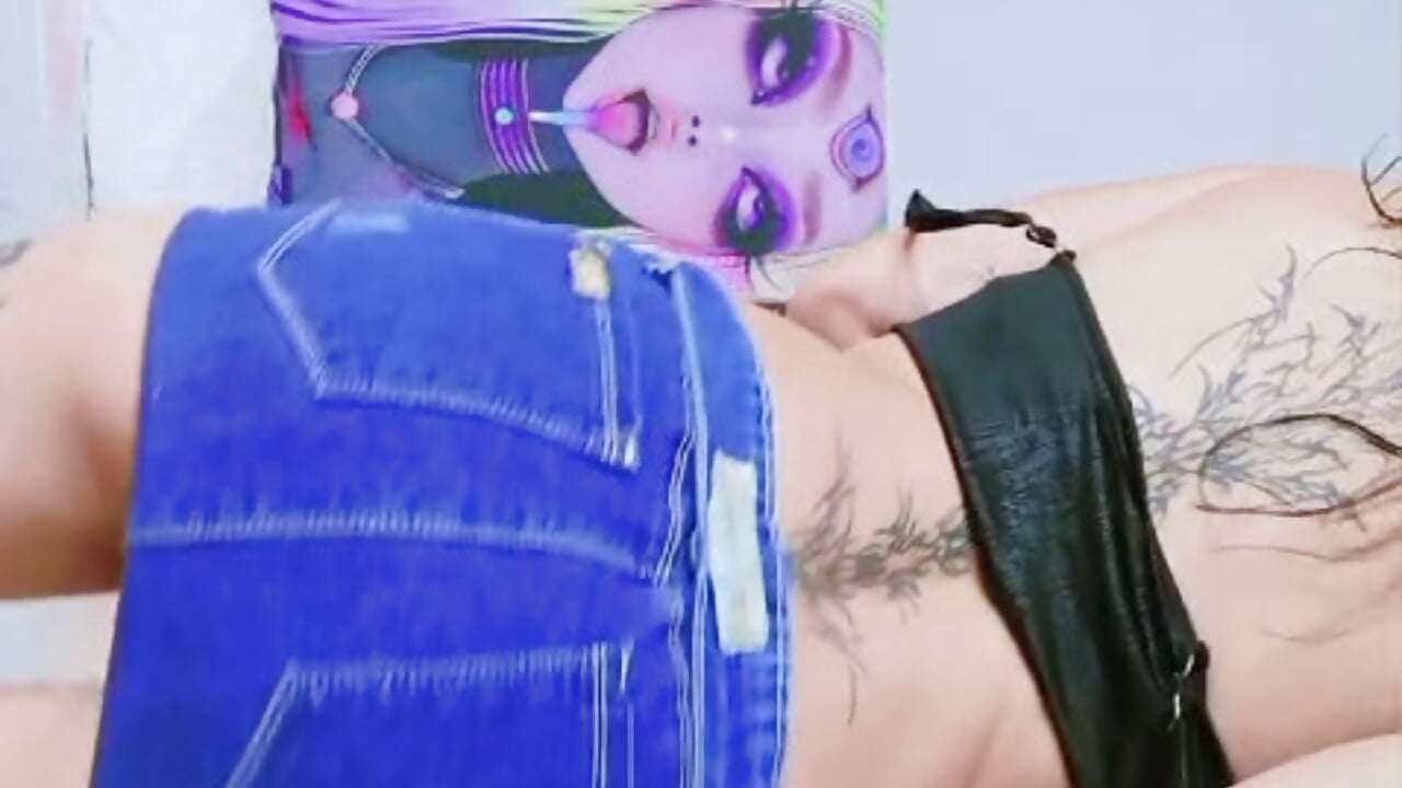 tattos - video by mia_elliethh cam model