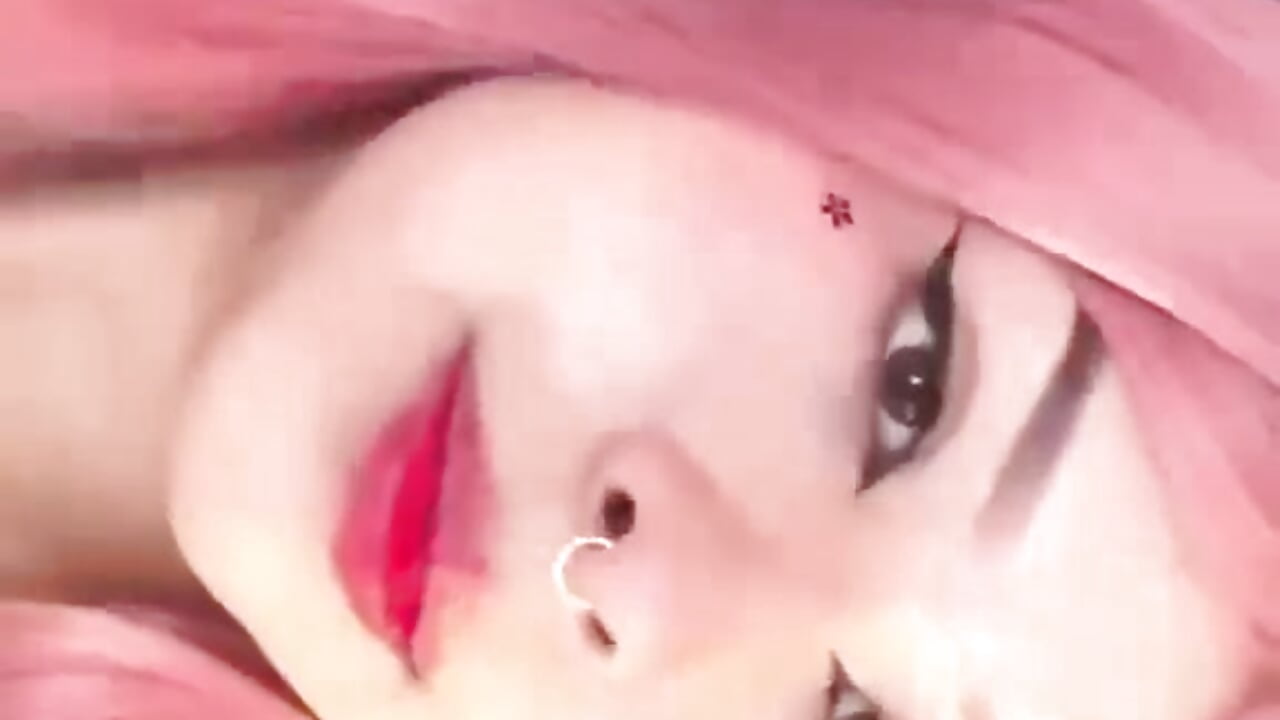 Pink hair 🩷 — filmik Hilary_In_House, modela(-lki) na kamerkach