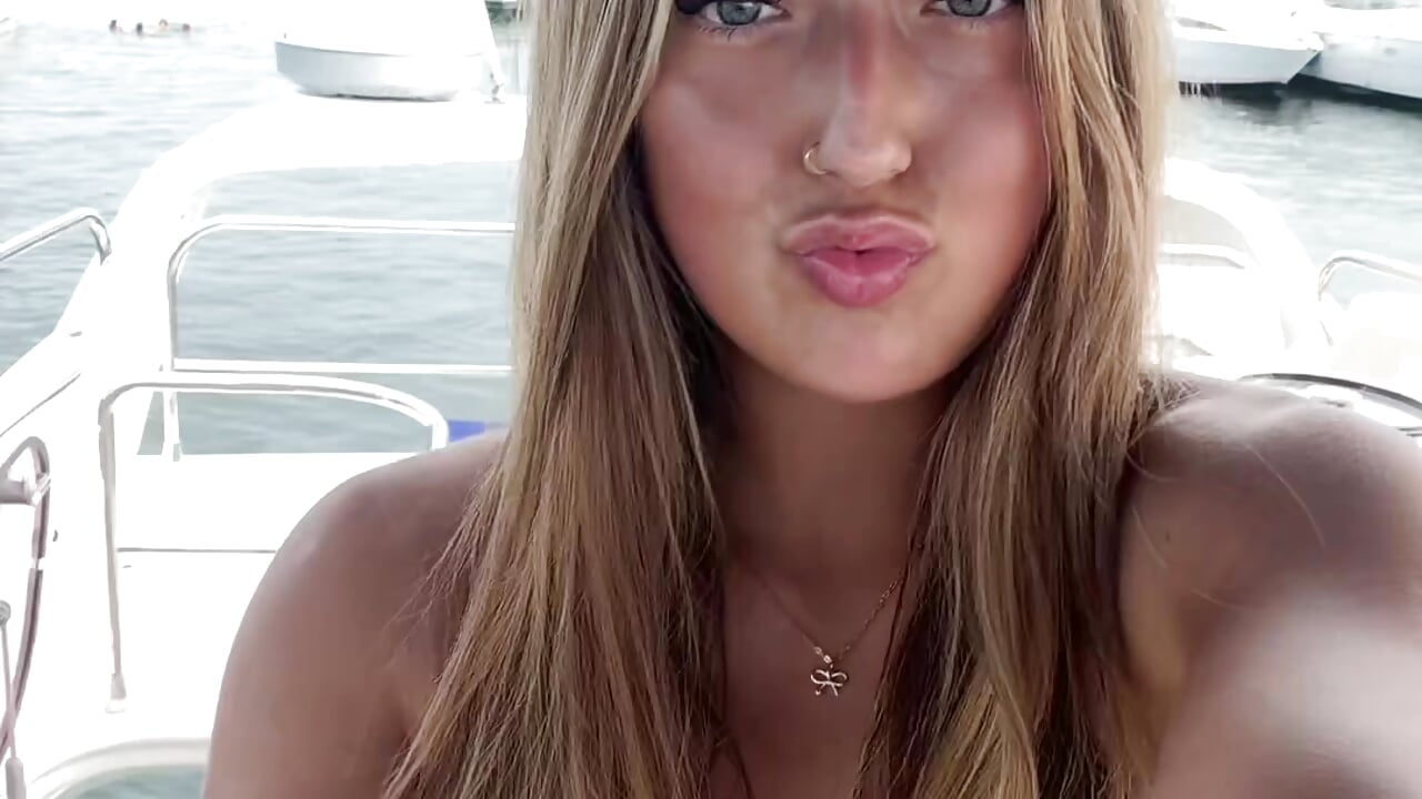 vacay meeeee - video by mesamariexo cam model