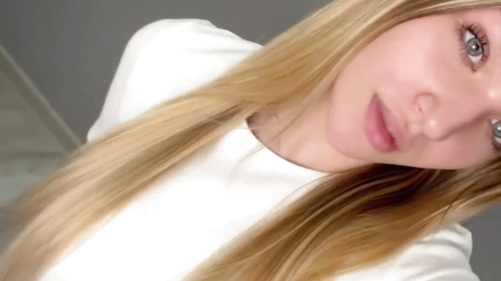 A Few Seconds - video ReaganMolett kameramallilta