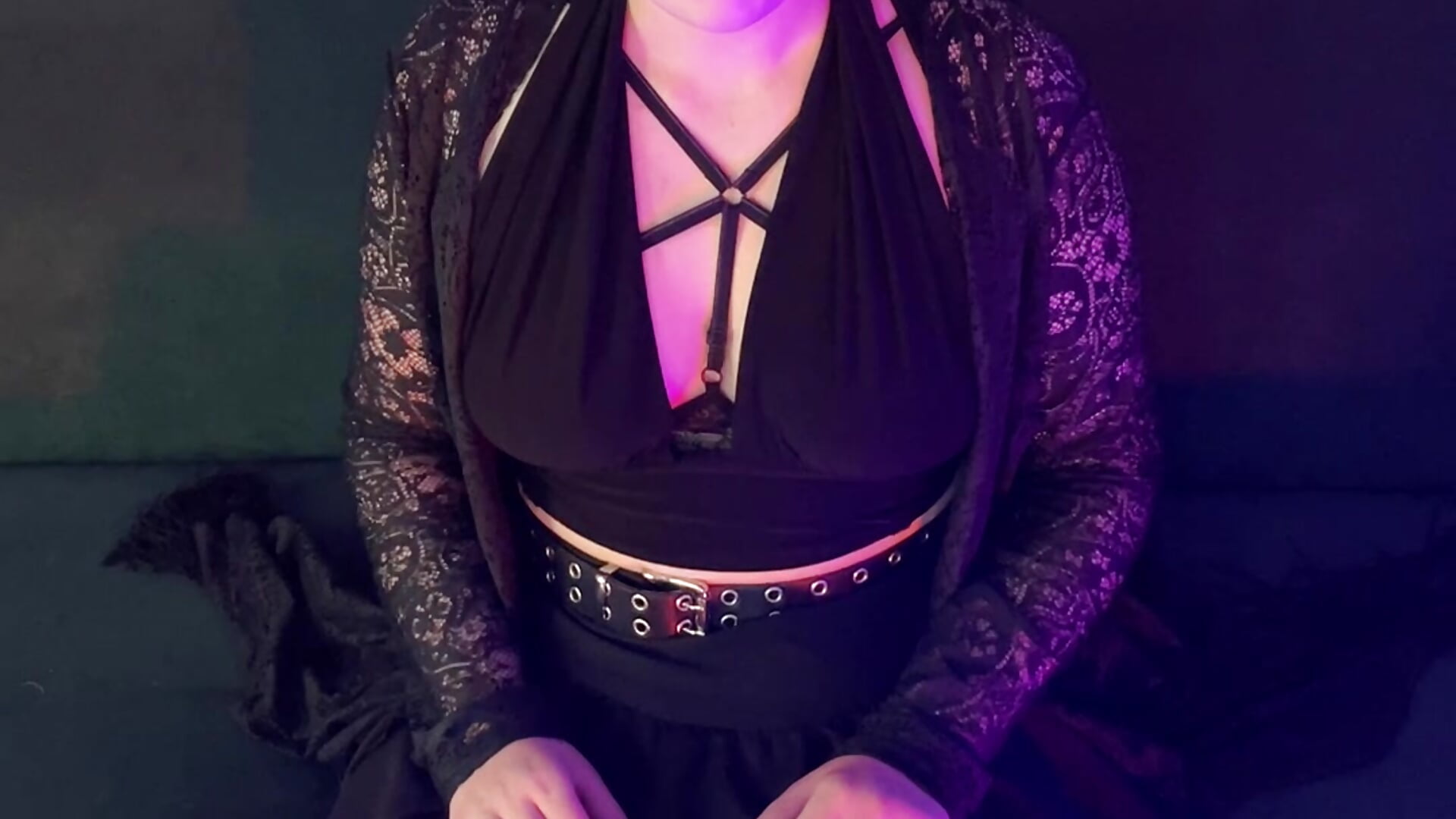 Hi <3 – video modela na kameri WwhiteMonsterr