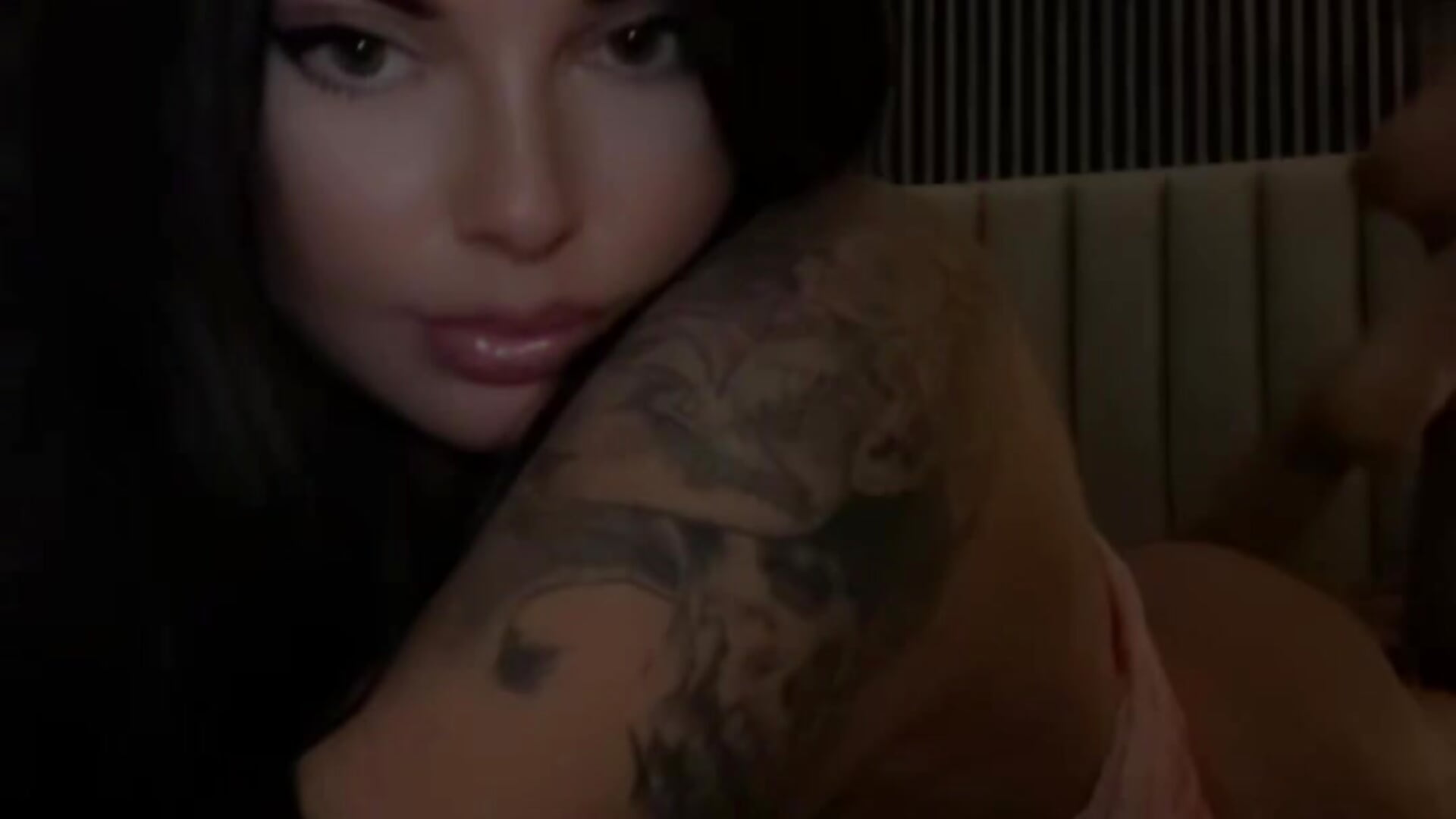2266bcfbf78f41a8972762d53766e3e7 - Vídeo de JessycaFlame, modelo de vídeos