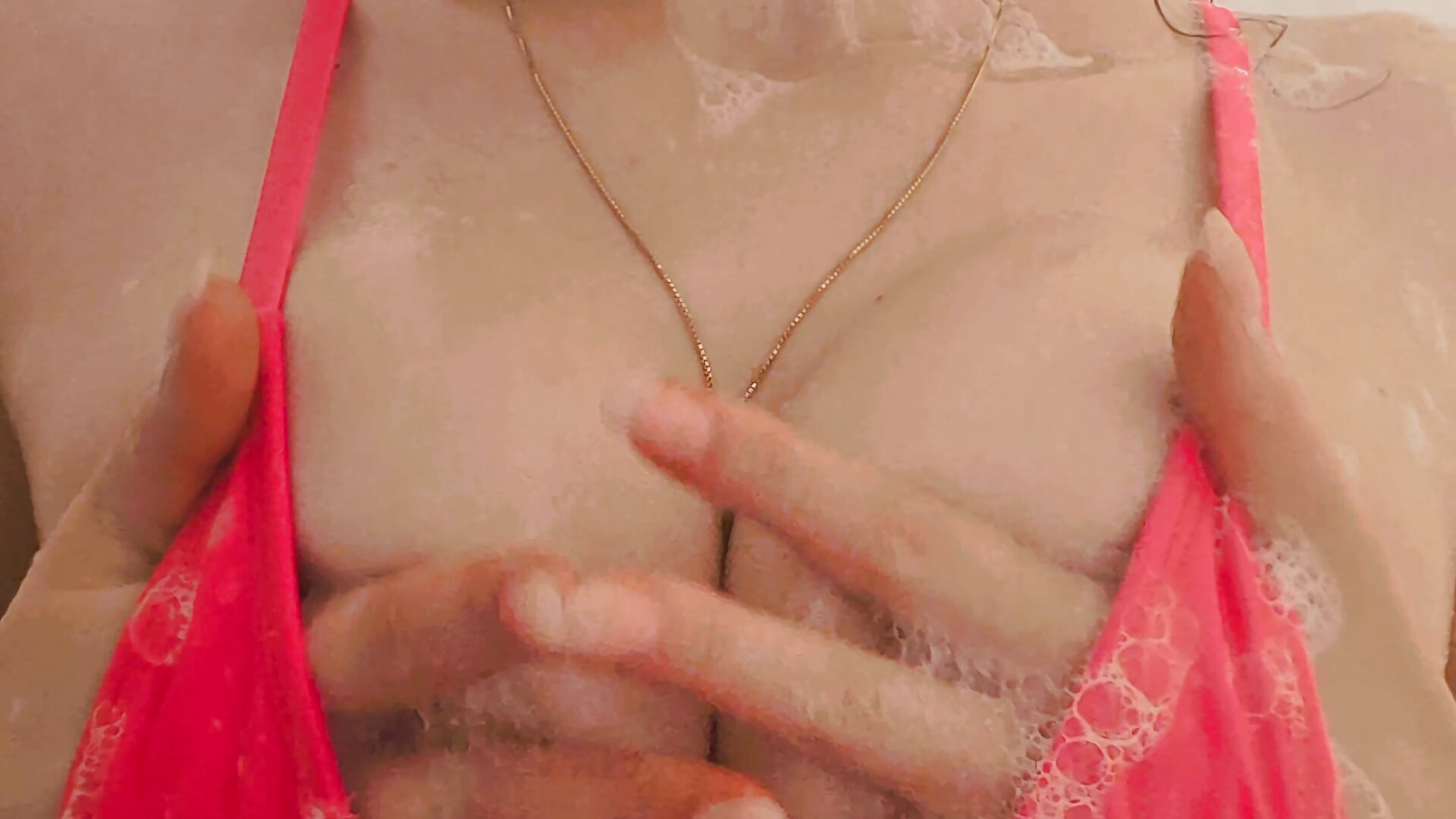 Shower peek.. – video modela na kameri SecretSanctuary