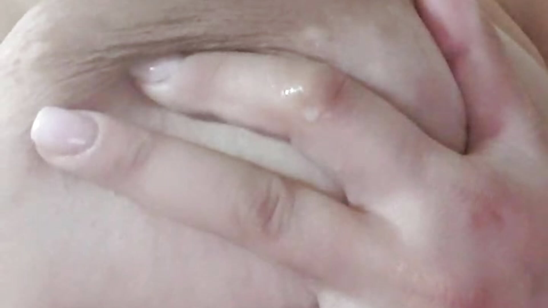 lick/suck nippels - video by natashaboobs@xh cam model