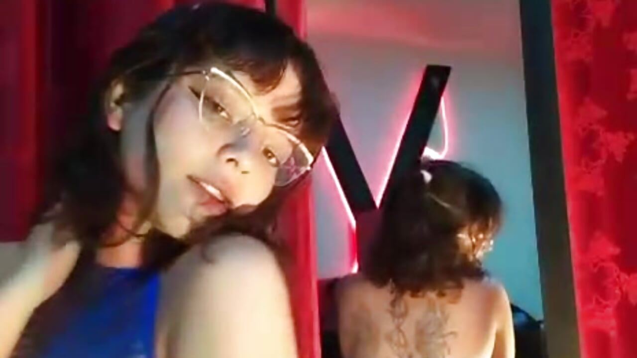 A Bit Taste For U ❤️🫦 - video by Melissa_giratt_ cam model