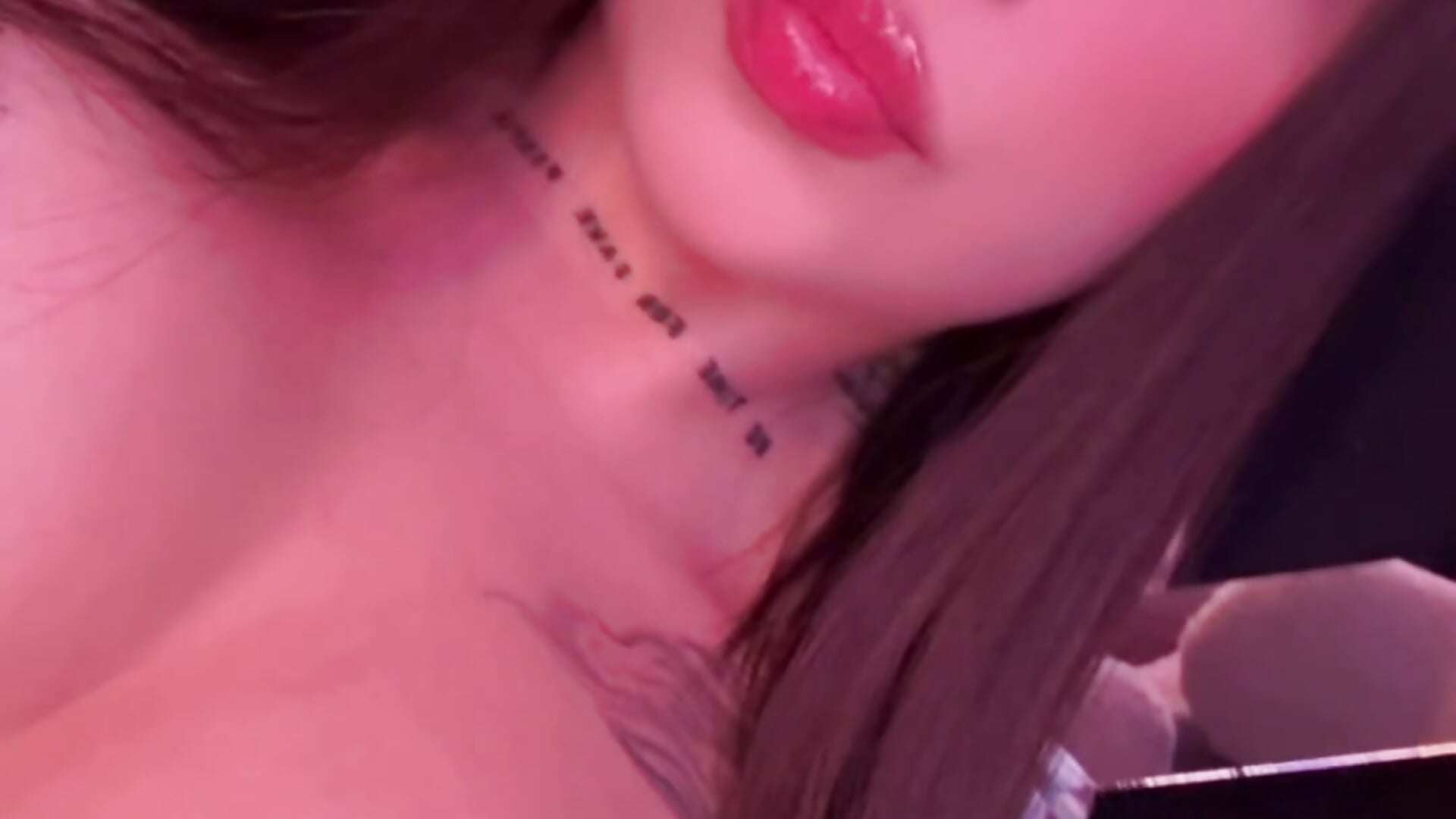 5F4AFFB0-40FF-489D-94DB-6D29D389461F — filmik bbyrebellion, modela(-lki) na kamerkach