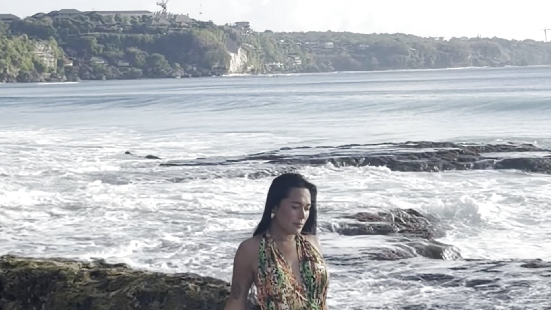 waves ya all – video modela na kameri Megwildddd