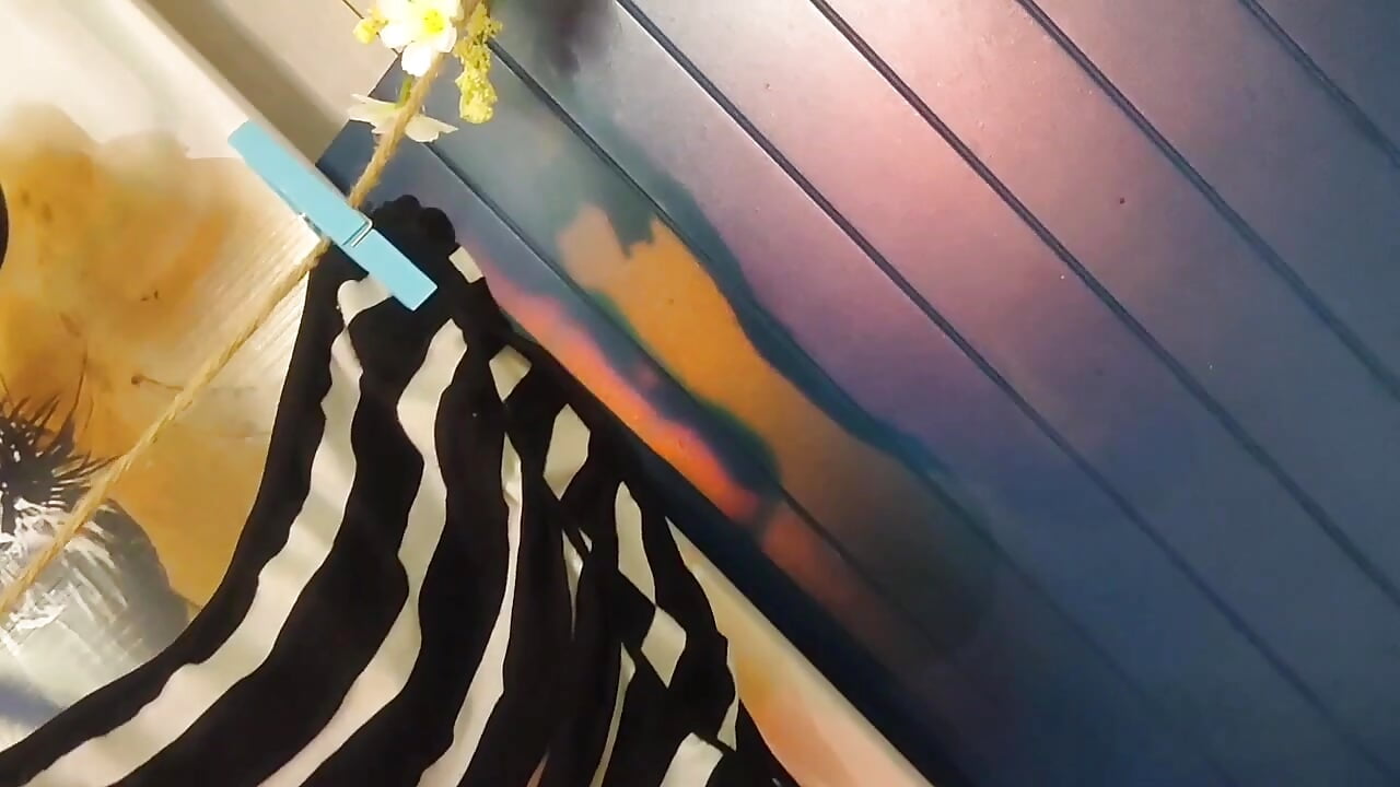 My clothesline panties 🤭🤭 – video af Artetweentease cam-model