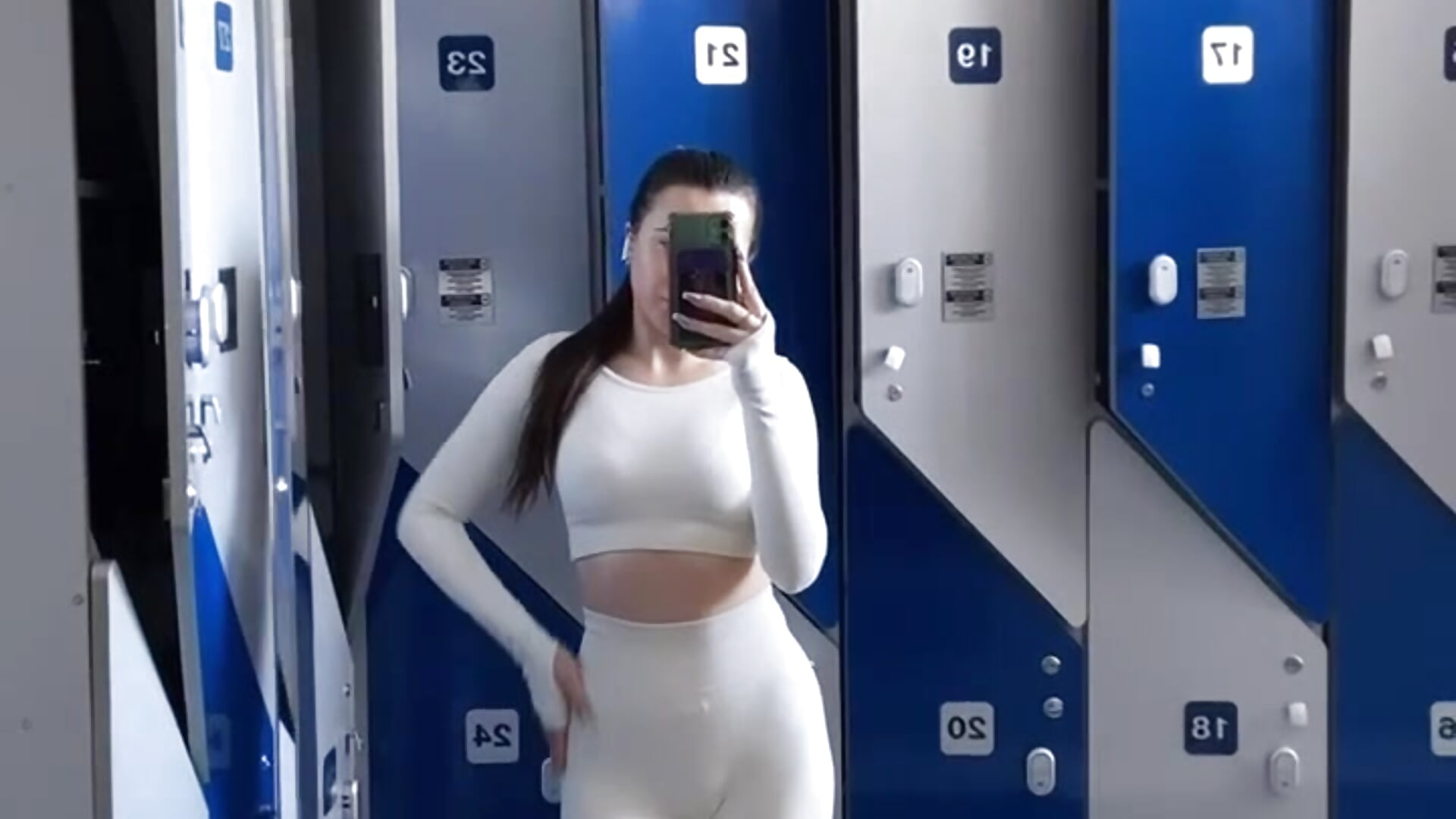 GYM - clip cu EsmeraldaGerardo model videochat