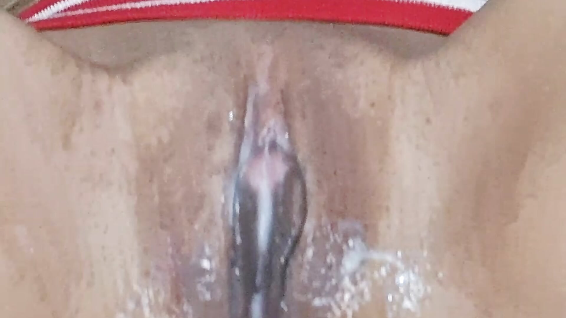 Exibindo minha bucetinha molhadinha com meu mel 😈🔥 - video by diabaloirinha cam model