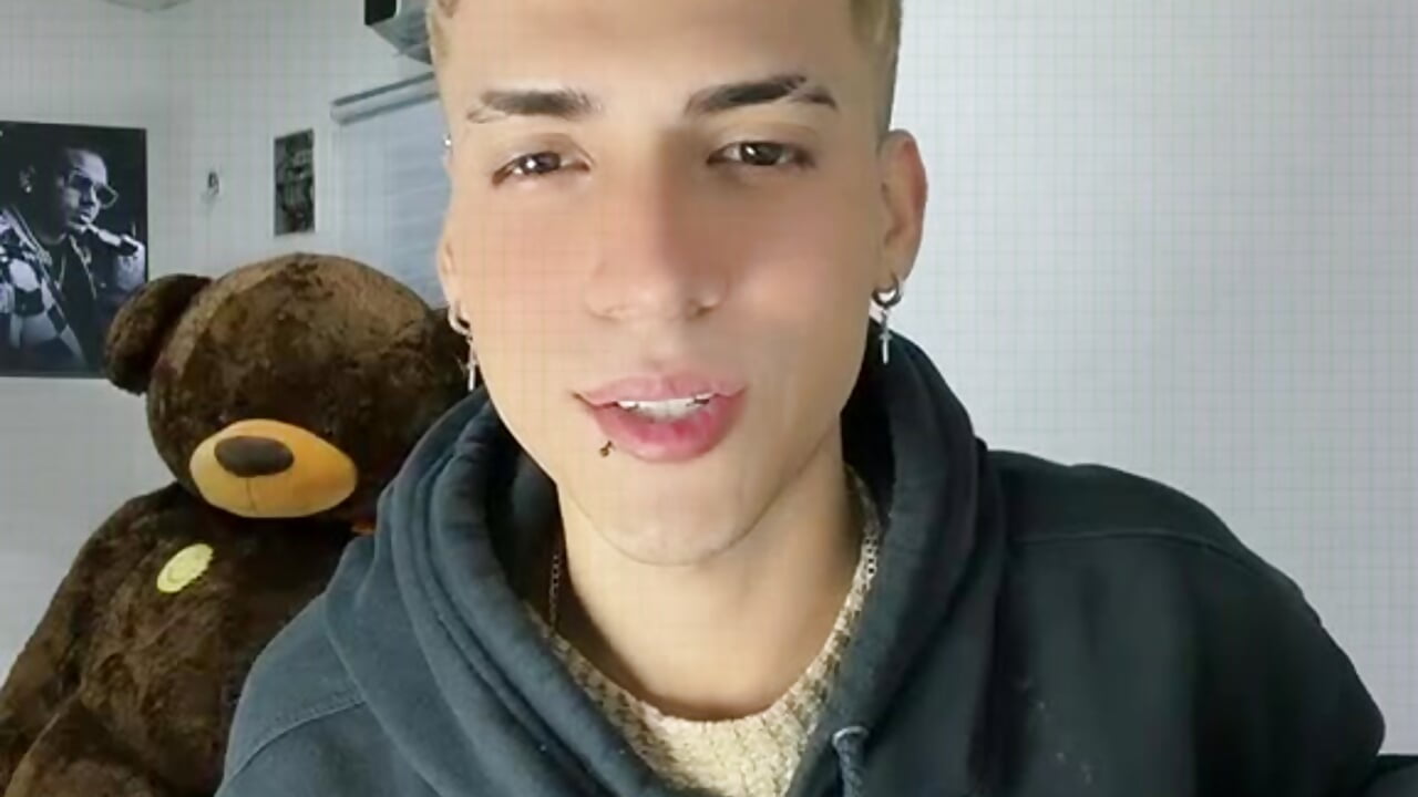 tik tok - video by Baby_luka cam model